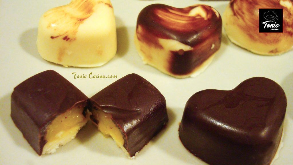 Bombones de naranja, chocolate,