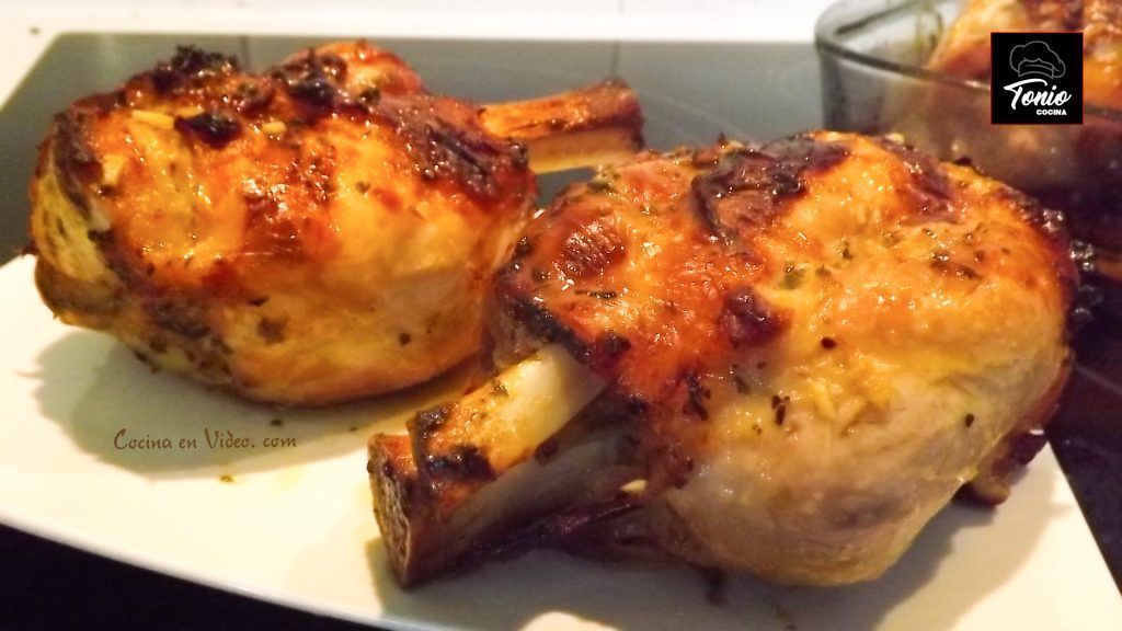 Aprende a cocinar un sabroso codillo asado a la cerveza